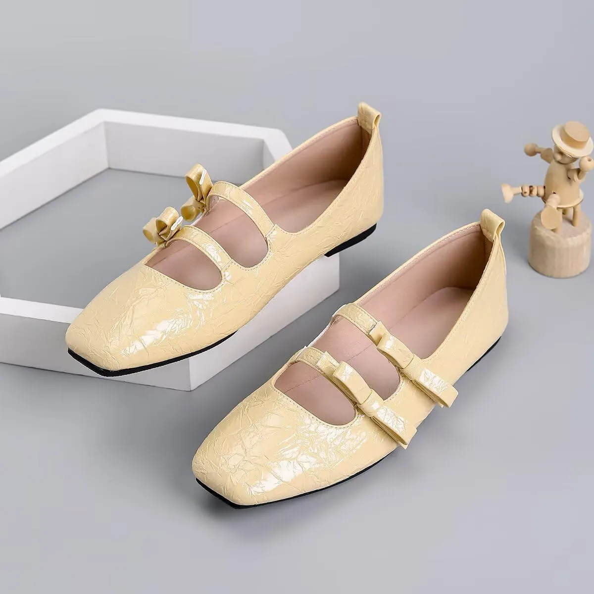 ChaiRong Zhou Women Two Cute Bowknot Mary Jane Pleated Leather Ballet Flats Slip on Square Toe Casual Party Dress Shoes