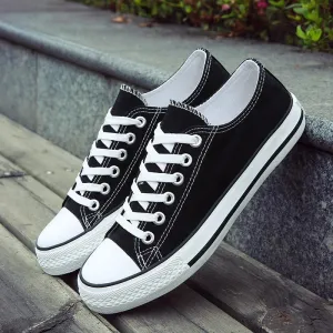 Classic low-cut lace up sneakers