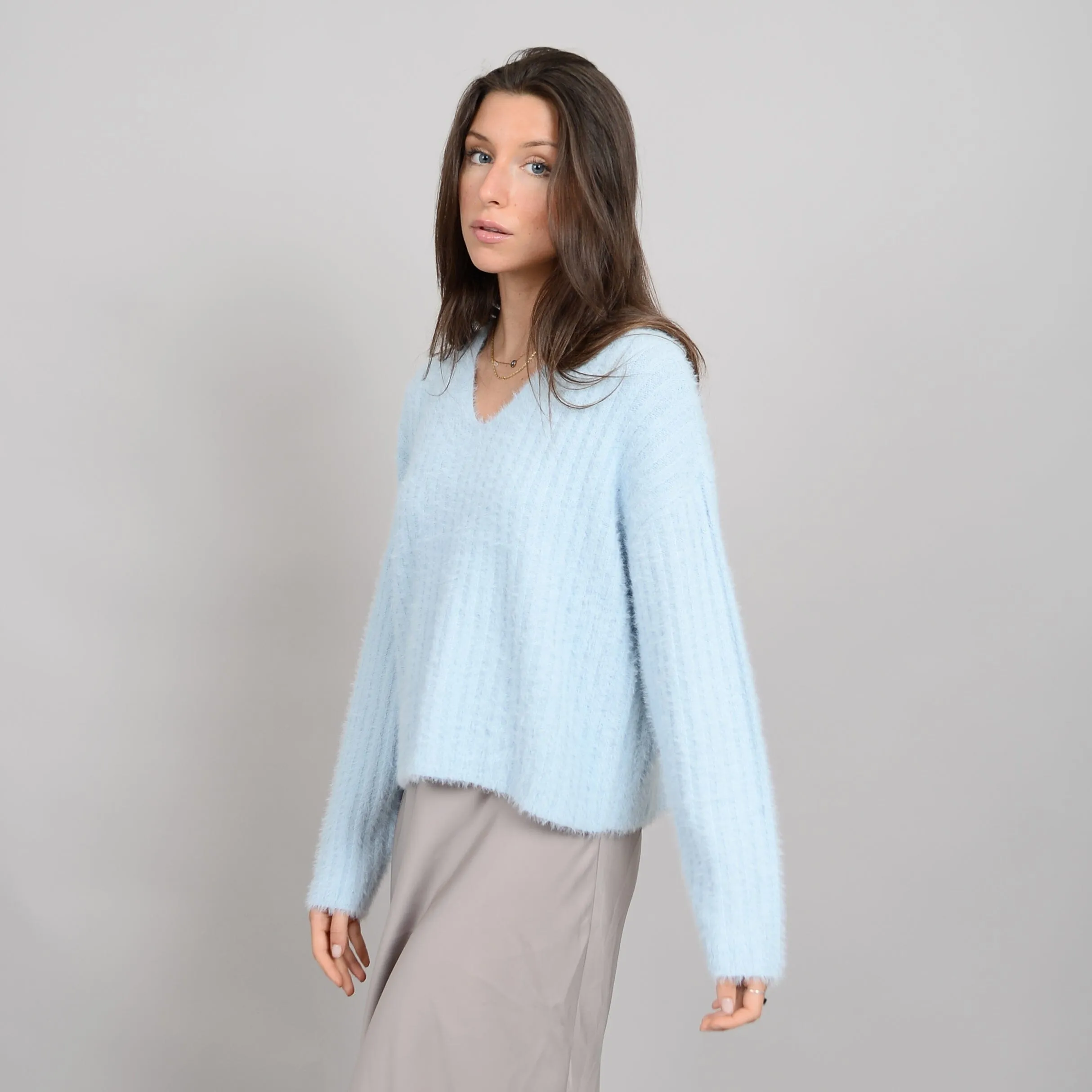 CLOUDY VNECK SWEATER