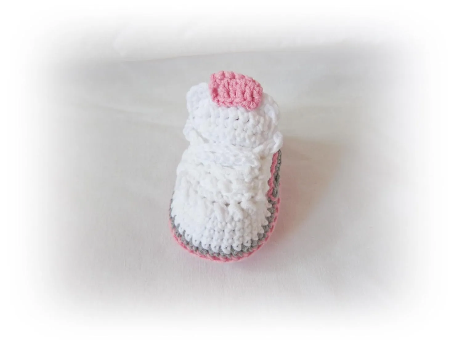 Crochet Baby Sports Football Shoes, Crochet Soccer Shoes, Baby's First Cleats, Atletic Newborn Booties (3-6 months)