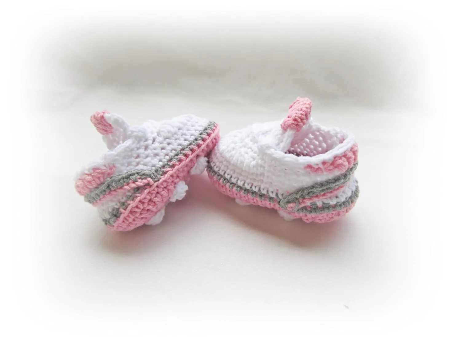 Crochet Baby Sports Football Shoes, Crochet Soccer Shoes, Baby's First Cleats, Atletic Newborn Booties (3-6 months)