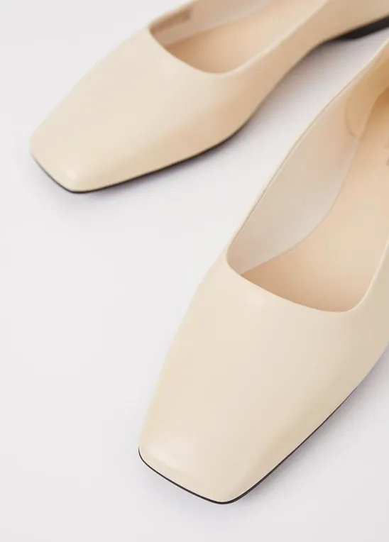DELIA Off-White Flats