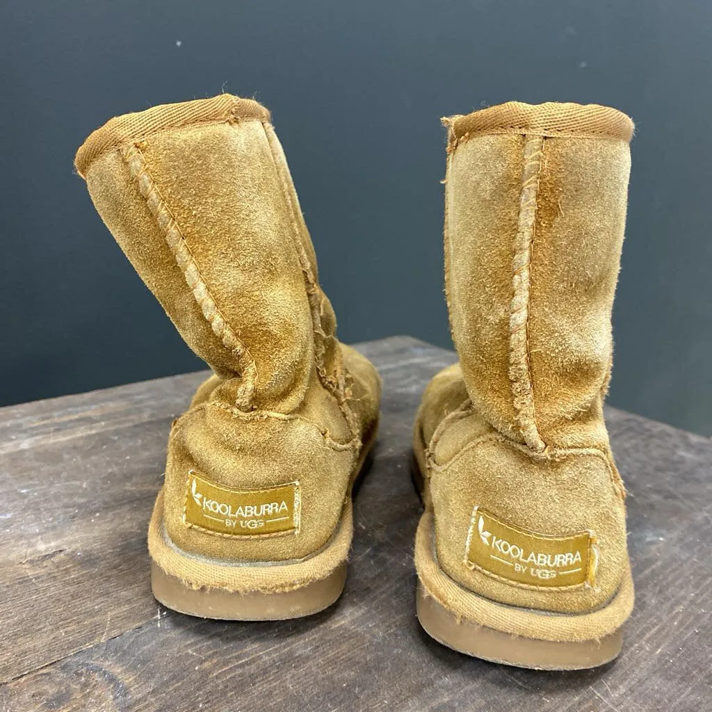 Koolaburra by UGG children  Classic Short Boot: brown-children-12T