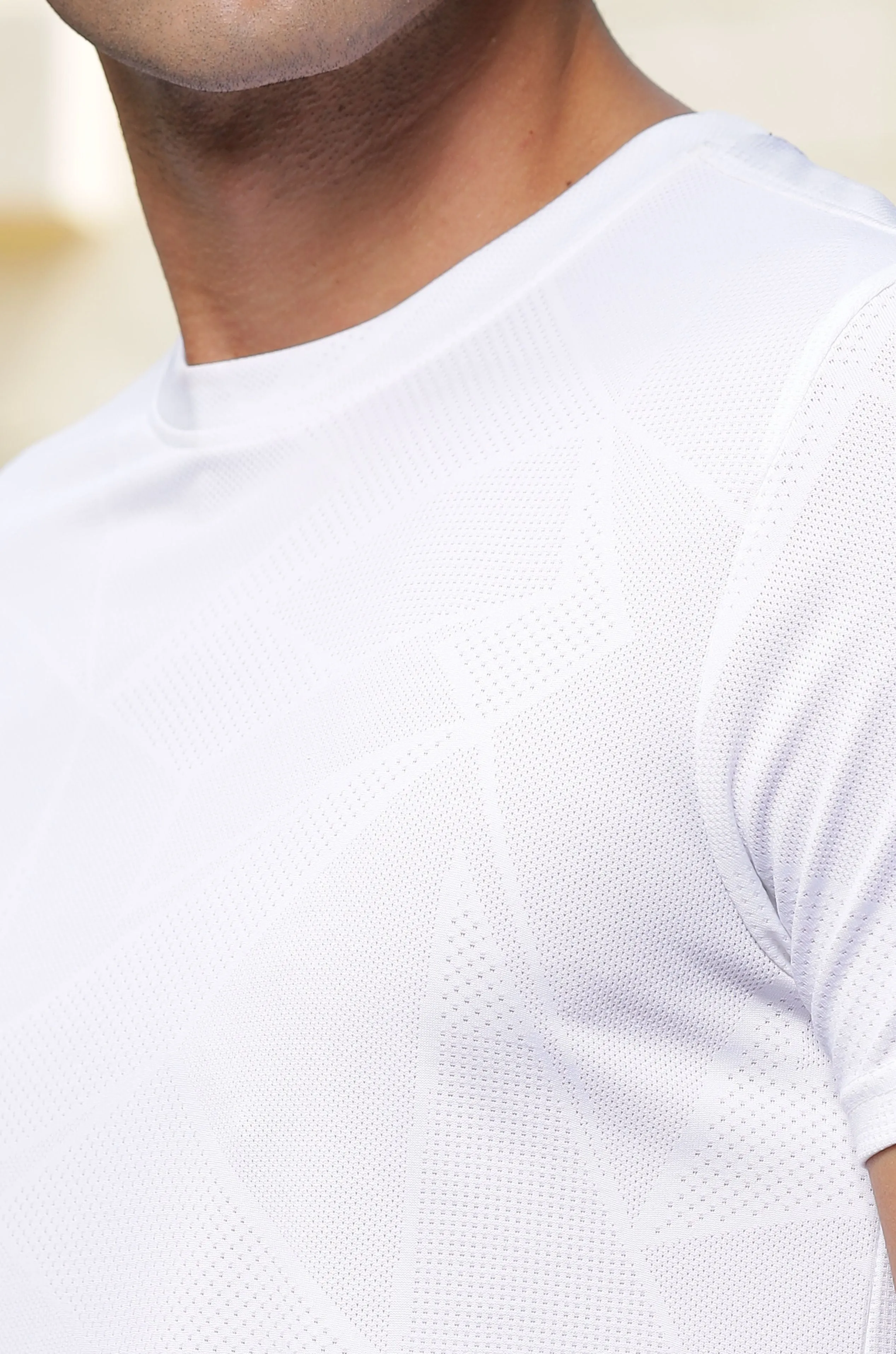 Men's Round Neck Super Smooth Self Design Wrinkle Resistant T shirt