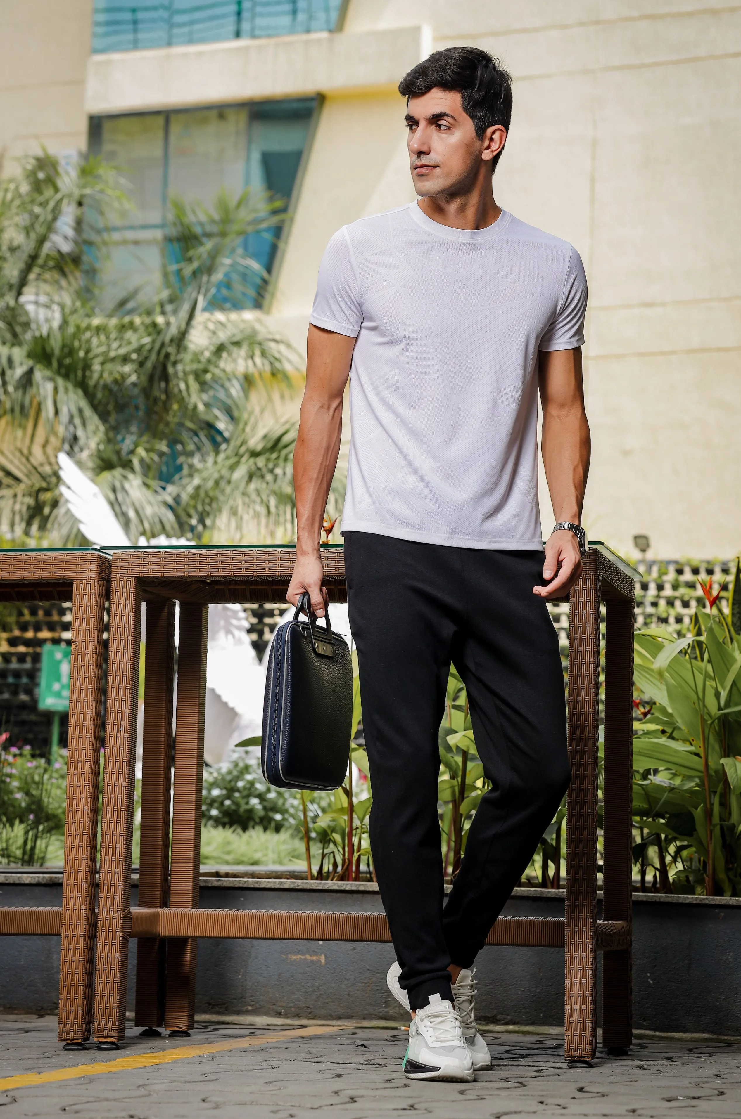 Men's Round Neck Super Smooth Self Design Wrinkle Resistant T shirt