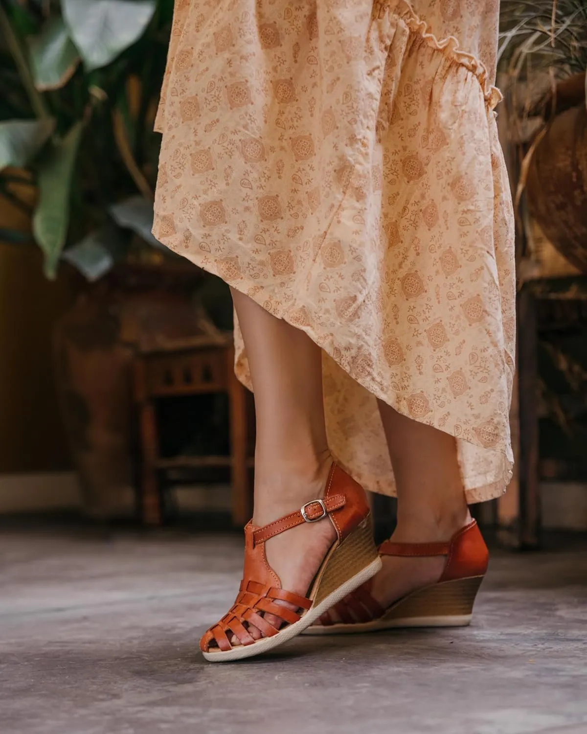 Mexico en la Piel Women's Huarache Sandals - Genuine Leather, Closed Toe, Wedge Heel 2.5 Inches, Handmade in Mexico - Available in 3 Unique Designs with Slip-On & Ankle Strap Options