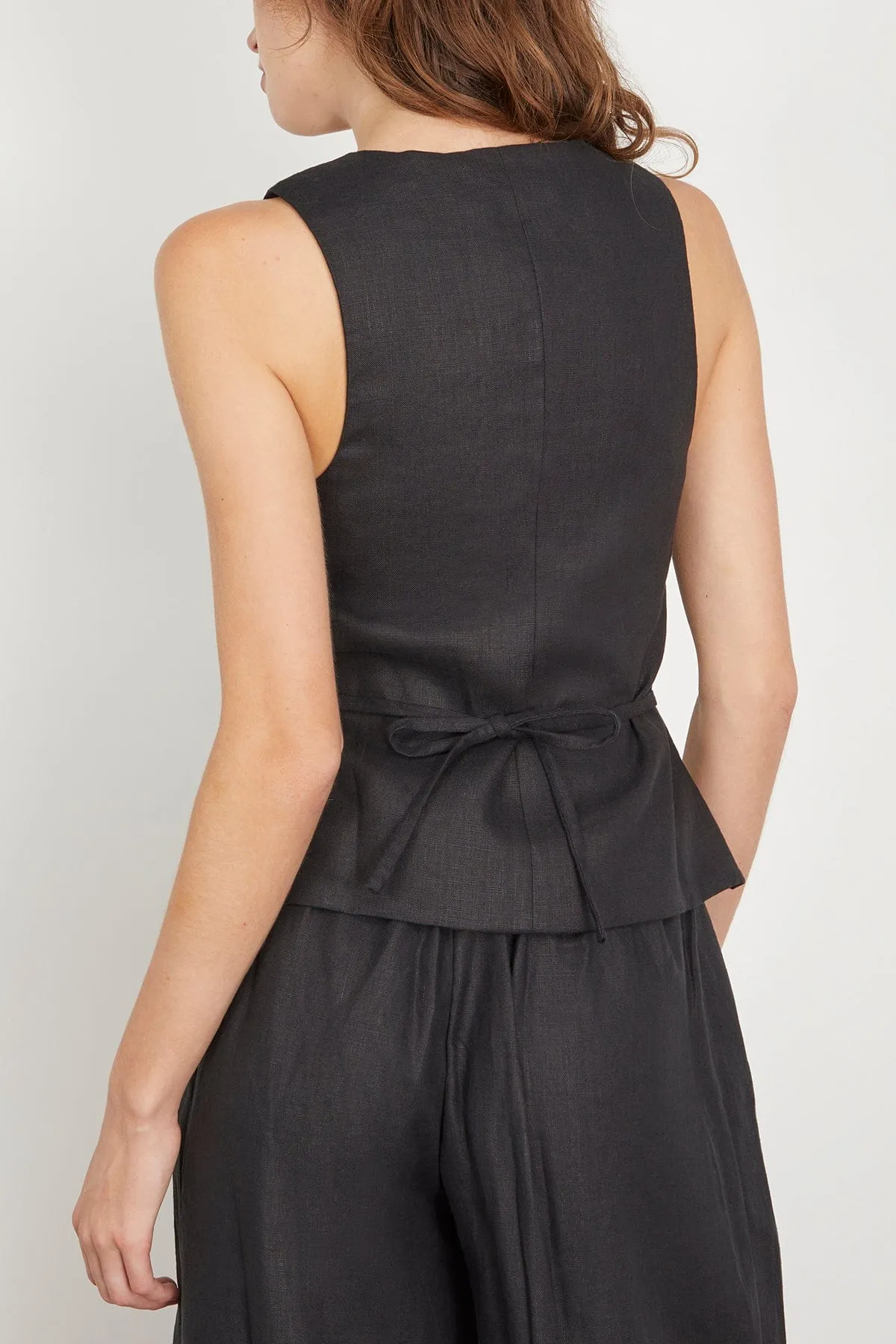 Stanze Vest in Black