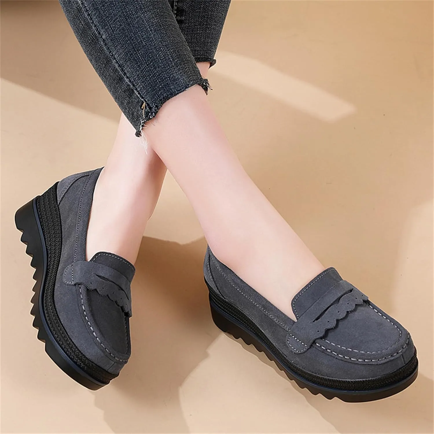 Yuizko Women's Suede Slip-On Platform Loafers with Arch Support,Casual Soft Comfortable Moccasin Sneakers Non-Slip Orthopedic Penny Walking Shoes