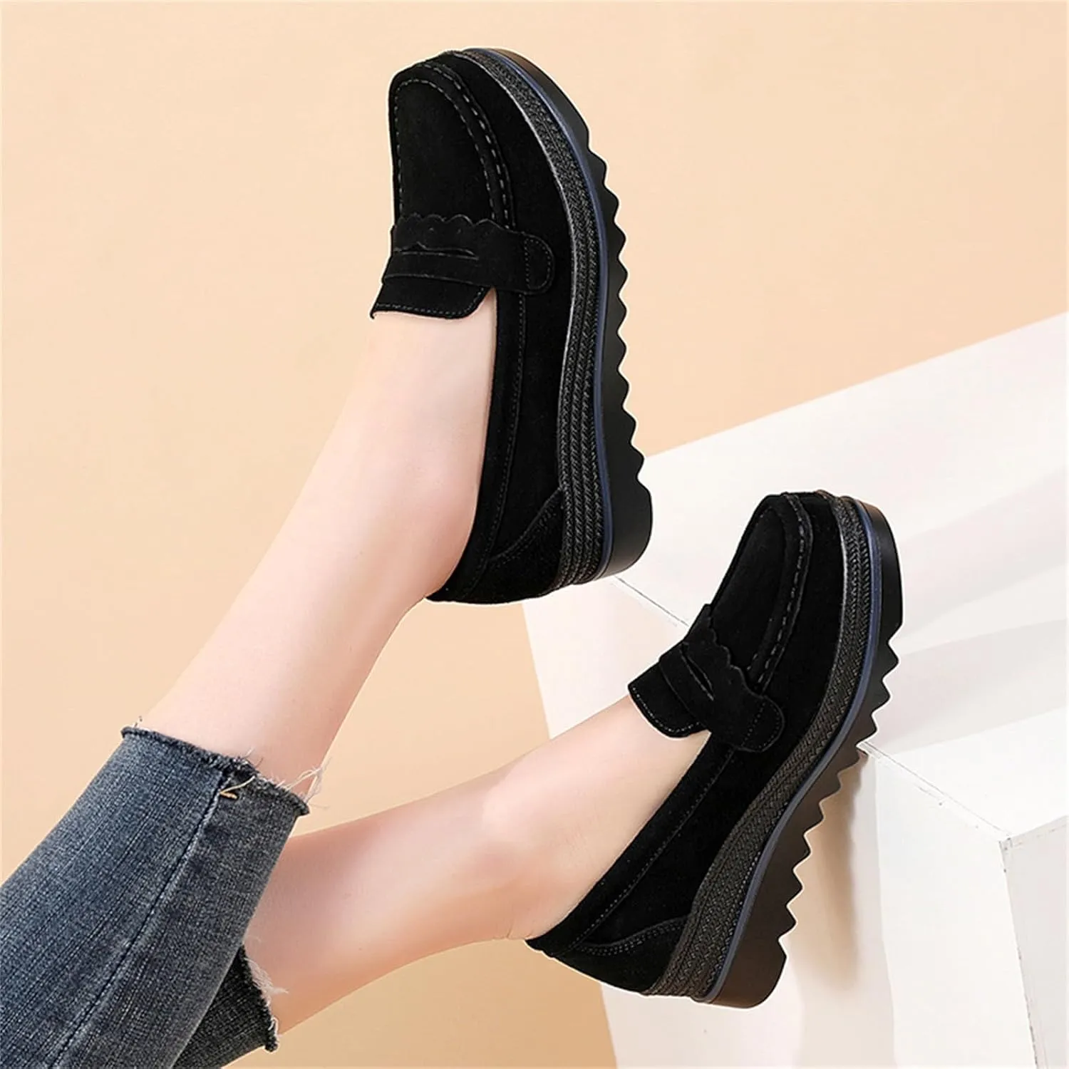 Yuizko Women's Suede Slip-On Platform Loafers with Arch Support,Casual Soft Comfortable Moccasin Sneakers Non-Slip Orthopedic Penny Walking Shoes